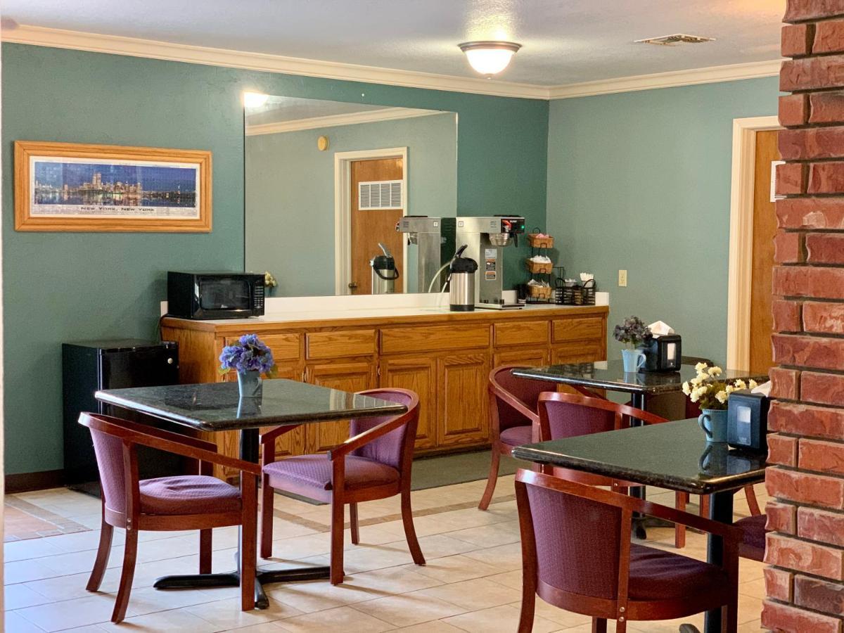 Candlelight Inn & Suites Hwy 69 Near Mcalester Bagian luar foto