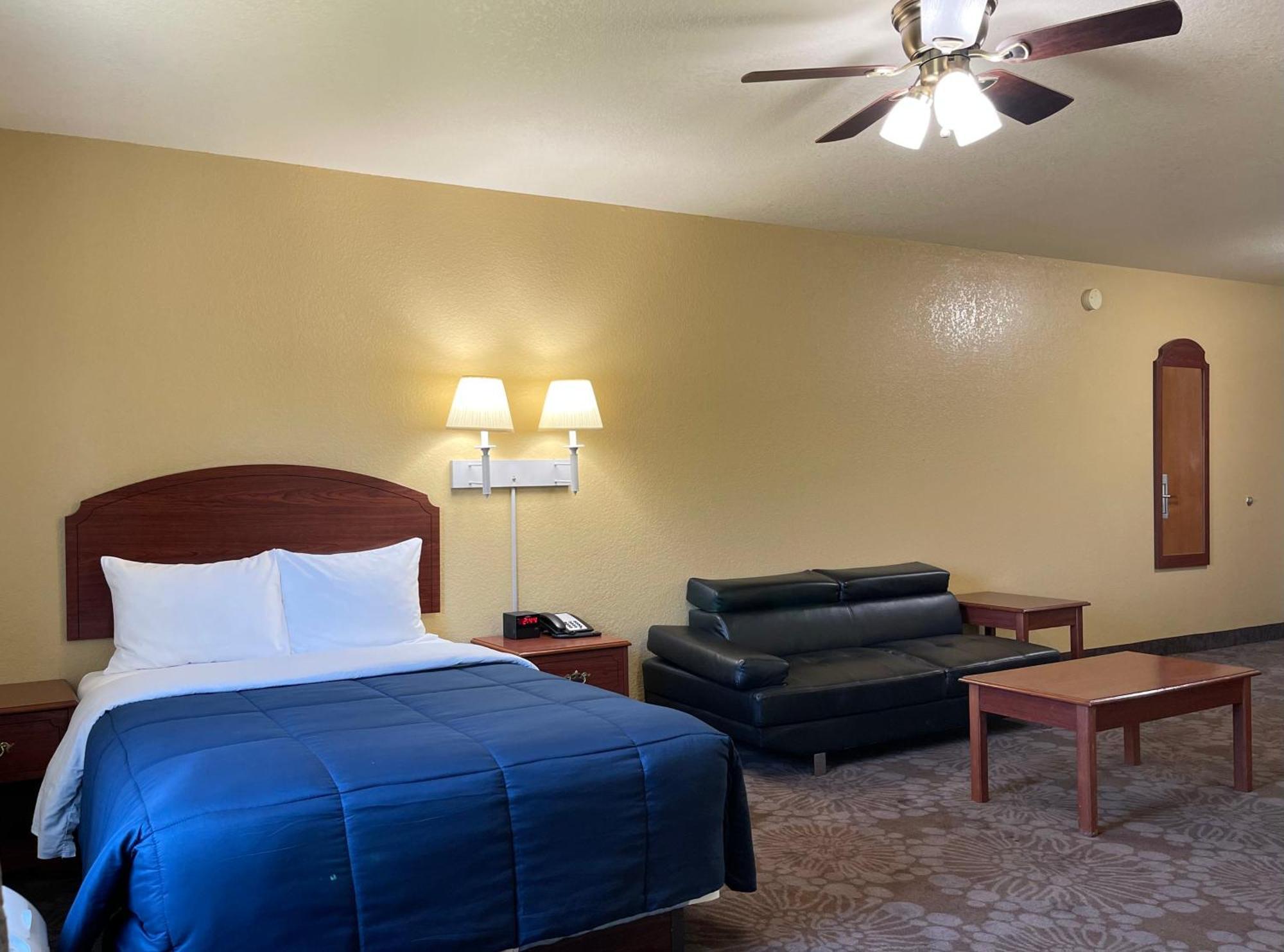 Candlelight Inn & Suites Hwy 69 Near Mcalester Bagian luar foto